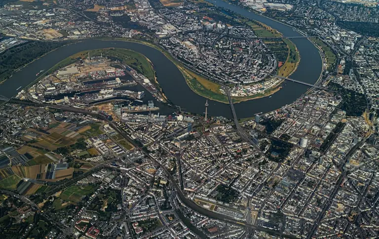 Düsseldorf am 5. und 6. September: Messe und Rheinpause