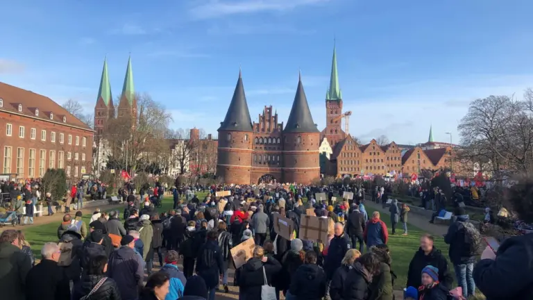Lübeck: Diese Demos sorgen nächste Woche für Verkehrsbehinderungen