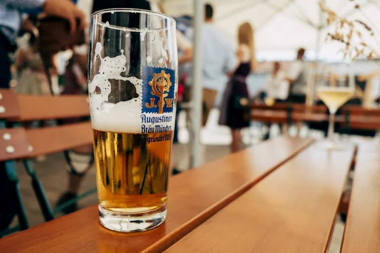 Samstagabend: Biergarten, Freiluftkino oder lieber drinnen?