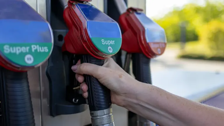 Tank-App richtig nutzen: Wann sich der Umweg wirklich lohnt