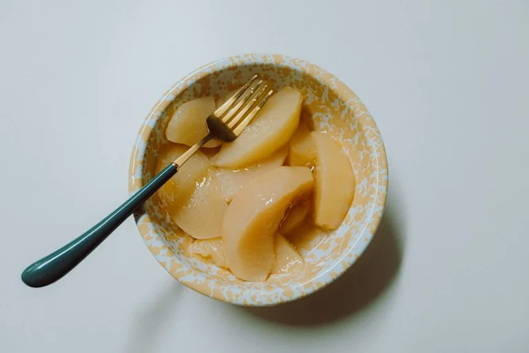 Birnen-Porridge für den Sonntagsbrunch: warm und günstig