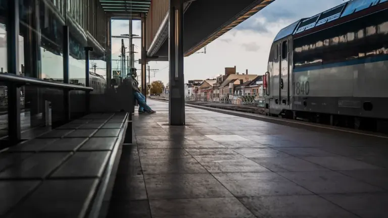 Im Traum den Zug verpassen: Was Gefühl und Ziel verraten
