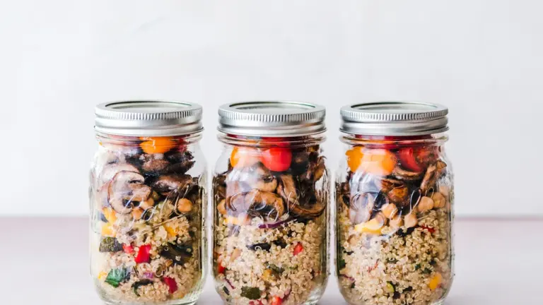 Linseneintopf für die Arbeitswoche: Sättigendes Meal-Prep-Rezept
