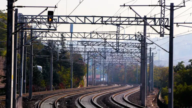 Bahnverkehr am Wochenende: So prüfen Sie Baustellen und Ausfälle