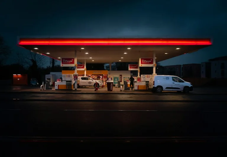 Diesel und Benzin vergleichen: So rechnet sich ein Tankstopp