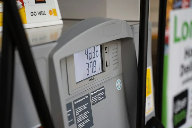 Spritpreise vergleichen: Wann sich ein Umweg wirklich lohnt
